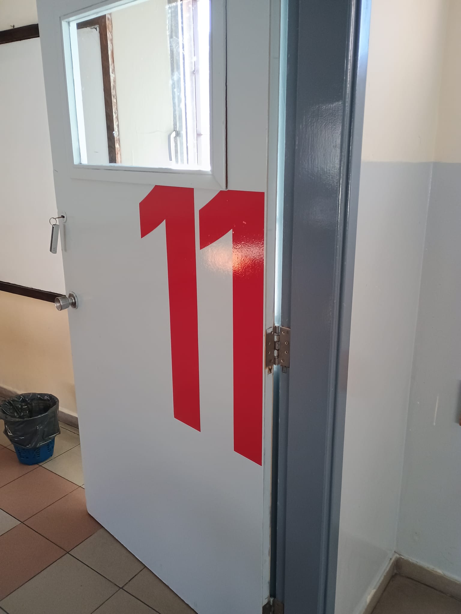 Vinilo Decorativo Numero de aulas - Imagen 12