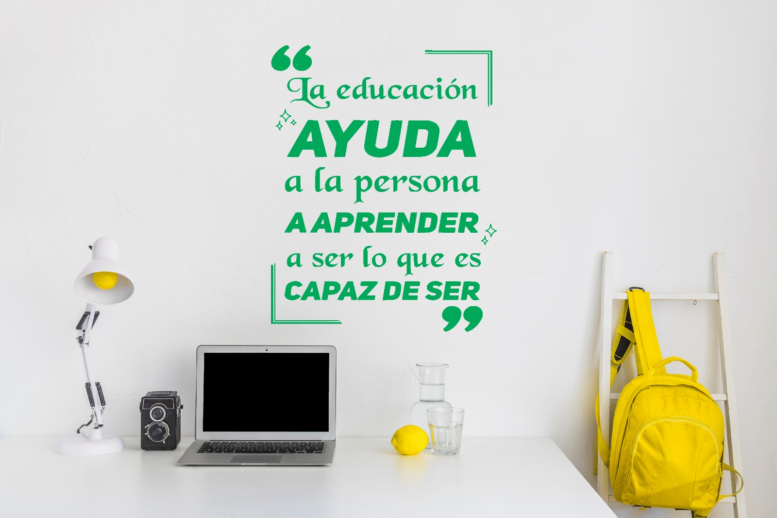 Vinilo frase "La Educacion Ayuda...." 45 x 60 - Imagen 2