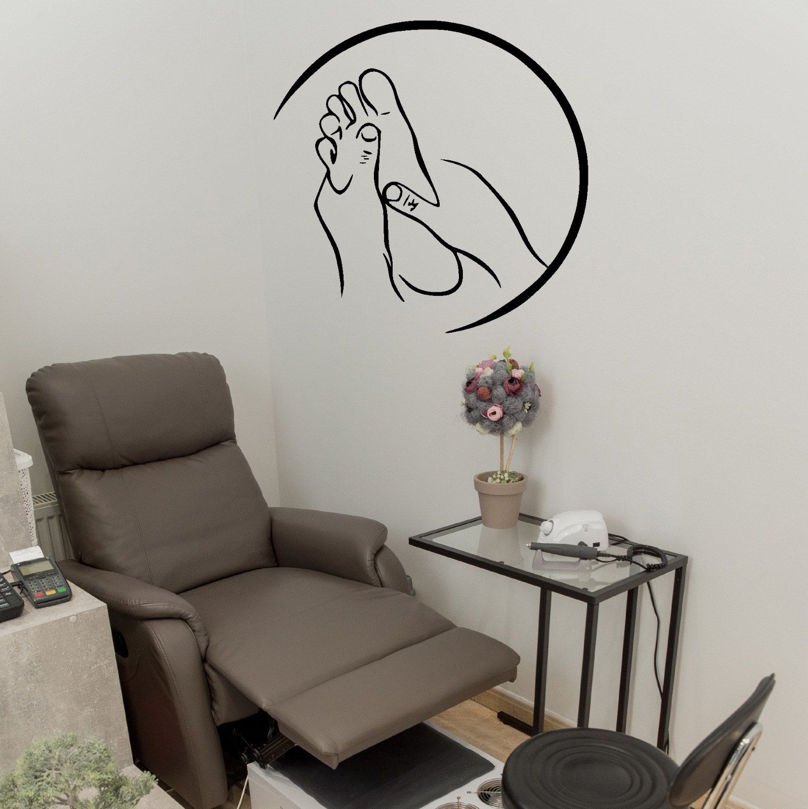 Vinilo Pared Masajes Manicure Spa Estilismo Belleza 1,20m x60 - Imagen 3