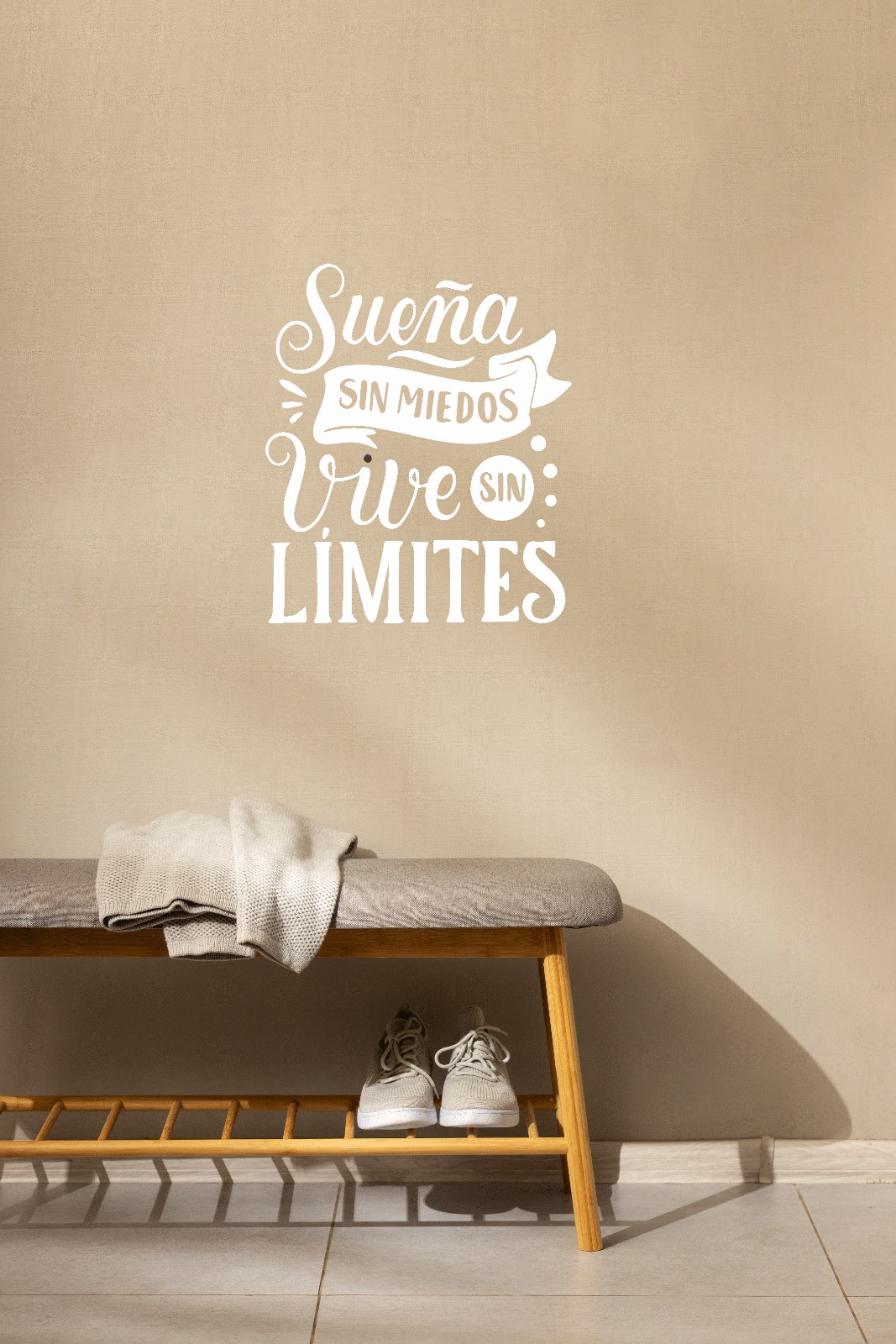 Vinilo frase Motivadoras "Sueña sin miedo, vive sin limites"de 30cmx25cm